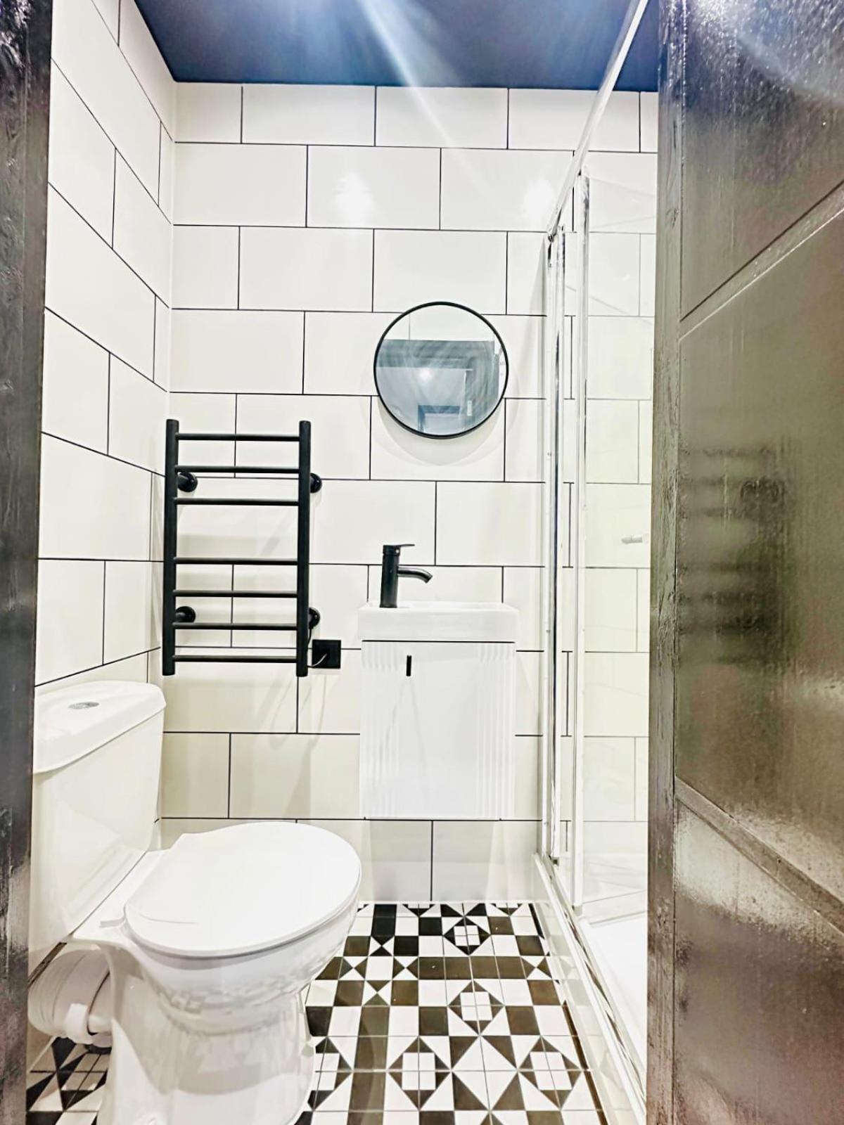 London 39 Blue House Luxury Ensuite Ideal For Tourists Exterior photo
